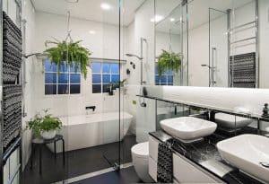 Phòng vệ sinh với thiết kế ốp sàn hiện đại